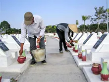 Quản trang - Sự hi sinh thầm lặng