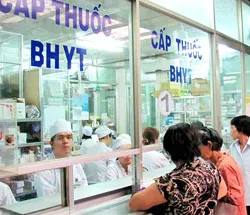 Tăng giá dịch vụ y tế: Nguy cơ vỡ quỹ BHYT