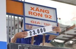 Diễn biến thị trường trước và trong khi giá xăng tăng thêm 1.100 đồng/lít