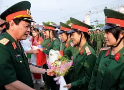 Hơn 2.000 thanh niên thành phố phấn khởi lên đường nhập ngũ