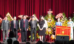 Trao học bổng trị giá hơn 7,3 tỷ đồng cho các tân sinh viên