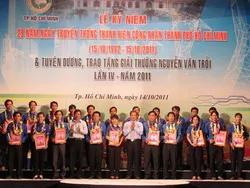 27 gương công nhân đạt giải thưởng Nguyễn Văn Trỗi lần thứ V năm 2012