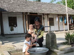 Cái tâm của doanh nhân - Hướng về đồng bào nghèo