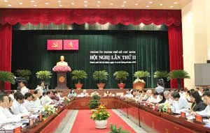 Hội nghị Thành ủy lần thứ 11 br IThảo luận các giải pháp tháo gỡ khó khăn trong sản xuất kinh doanh, hỗ trợ thị trường /I