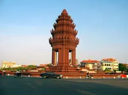 Lãnh đạo thành phố chúc mừng Quốc khánh Campuchia