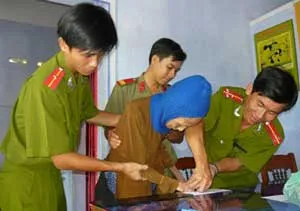 Hết lòng vì dân