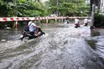 Tin TPHCM ngày 18/11/2012: Triều cường gây ngập nhiều tuyến đường TP.HCM
