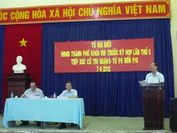 Tin TPHCM ngày 20/11/2012: Tổ đại biểu HĐND tiếp xúc cử tri quận 8
