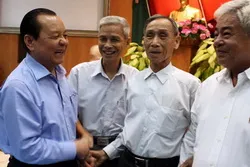 Tin TPHCM ngày 24/11/2012: Tổ đại biểu Quốc hội đơn vị 4 tiếp xúc cử tri quận 5 và quận 10