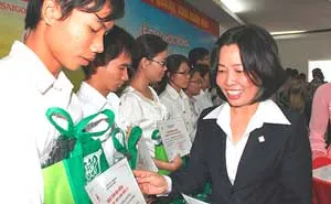 Saigon Co.op trao 74 suất học bổng cho sinh viên nghèo hiếu học