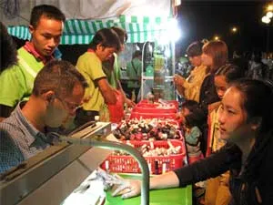 “Phiên chợ hàng Việt về nông thôn” tại thị trấn Kiến Đức, huyện Đăk R’Lấp, tỉnh Đăk Nông