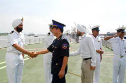 Tàu Cảnh sát biển Ấn Độ thăm TPHCM