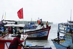 Thành phố ban hành công điện khẩn về ứng phó với bão Bopha