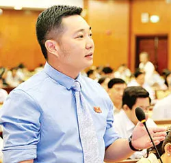 Cử tri chất vấn đến cùng, đại biểu trả lời đầy tinh thần trách nhiệm