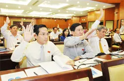 Bế mạc kỳ họp thứ 7 HĐND thành phố khóa 8