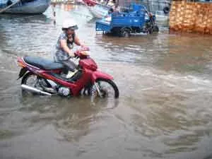 Triều cường đầu tháng Mười Một Âm lịch tiếp tục cao và gây ngập