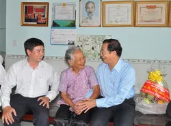 Đoàn Đại biểu Quốc hội TPHCM thăm các mẹ VNAH