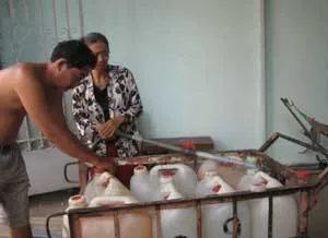 Ngoại thành TPHCM- Nhọc nhằn cảnh thiếu nước sạch