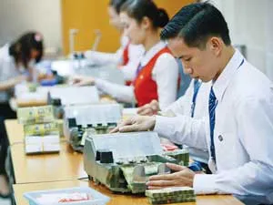 Hạ lãi suất để cứu doanh nghiệp đang gặp khó khăn