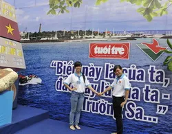 Ngày hội “Mùa xuân biển đảo” 2012