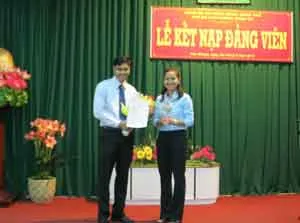 2012: Quận Phú Nhuận, Gò Vấp hoàn thành chỉ tiêu kết nạp đảng viên