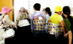 Buôn lậu thuốc lá sẽ bị phạt tù từ 6 tháng đến 15 năm