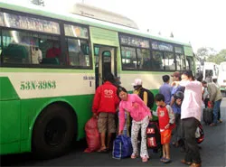 TPHCM: Tăng cường xe buýt phục vụ Tết Quý Tỵ 2013