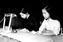 Về thăm căn cứ
