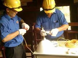 Gắn đồng hồ, sửa chữa điện cho hơn 200 hộ dân nghèo huyện Bình Chánh