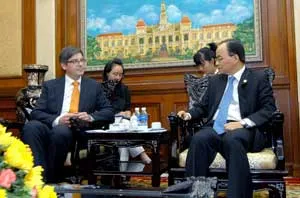 Tổng lãnh sự Hà Lan chào ra mắt lãnh đạo TP.HCM