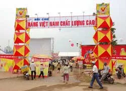 Hội chợ Hàng VN chất lượng cao năm 2013 ở An Giang: 250 ngàn khách tham quan mua sắm
