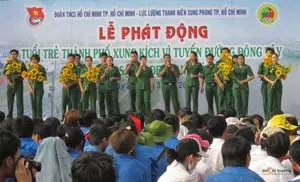 “Tuổi trẻ thành phố xung kích vì tuyến đường Đông- Tây xanh, sạch, đẹp, an toàn”
