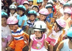 Hãy để trẻ em đội nón bảo hiểm