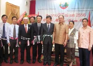 Lãnh đạo TP.HCM thăm và chúc Tết Tổng lãnh sự Lào tại TP.HCM