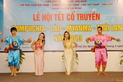 Thành Đoàn tổ chức lễ đón Tết cổ truyền cho sinh viên Lào, Campuchia