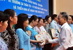 Tổng kết cuộc vận động “Vì người nghèo” và quỹ “Vì Trường Sa thân yêu - vì tuyến đầu tổ quốc” năm 2012