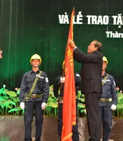 Tổng công ty Điện lực TPHCM đón nhận danh hiệu Anh hùng Lao động