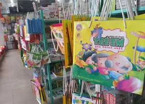 Tràn lan sách tham khảo: Vàng thau lẫn lộn