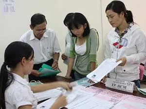 Thi ĐH-CĐ 2013: Hồ sơ nộp trực tiếp tăng nhẹ so với năm ngoái
