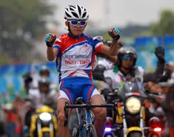 Chặng 13 Cúp truyền hình TPHCM 2013: TPHCM giữ chắc áo vàng