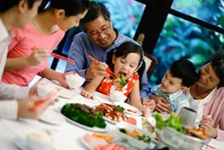 “Cội nguồn của yêu thương” - Phần 1: “Sóng ngầm” trong gia đình hiện đại