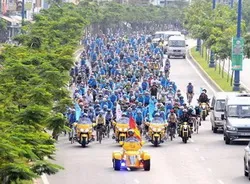 Diễu hành xe đạp vì môi trường 2013