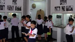 Học sinh tiểu học hào hứng với giao lưu “Em sẽ không quên…”