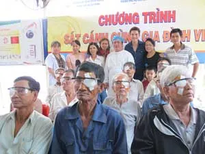 “Sát cánh cùng gia đình Việt” tiếp tục hỗ trợ mổ mắt cho hơn 100 bệnh nhân nghèo