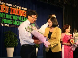 Học theo Bác để tự rèn mình