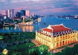 “Đồng tâm – hiệp lực, vượt khó – thành công”