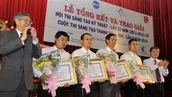 Trao giải Hội thi sáng tạo Kỹ thuật và cuộc thi Sáng tạo thanh thiếu nhi lần 8-2013