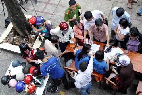 Đợt 2 “đổi mũ bảo hiểm đạt chuẩn có trợ giá”: vẫn còn băn khoăn về giá