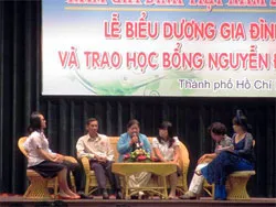 Biểu dương 270 gia đình bền vững hạnh phúc tiêu biểu