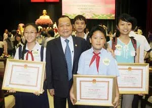 TPHCM: Tuyên dương 229 học sinh tiêu biểu năm học 2012 – 2013